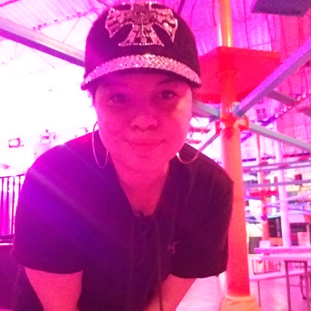 Meet your Posher, Yesenia